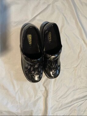 Savvy Black Floral-Print Slip-On Women’s Shoes